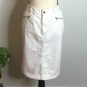 LAUREN RALPH LAUREN • SIZE: 6 • SUPER CUTE WHITE JEAN SKIRT